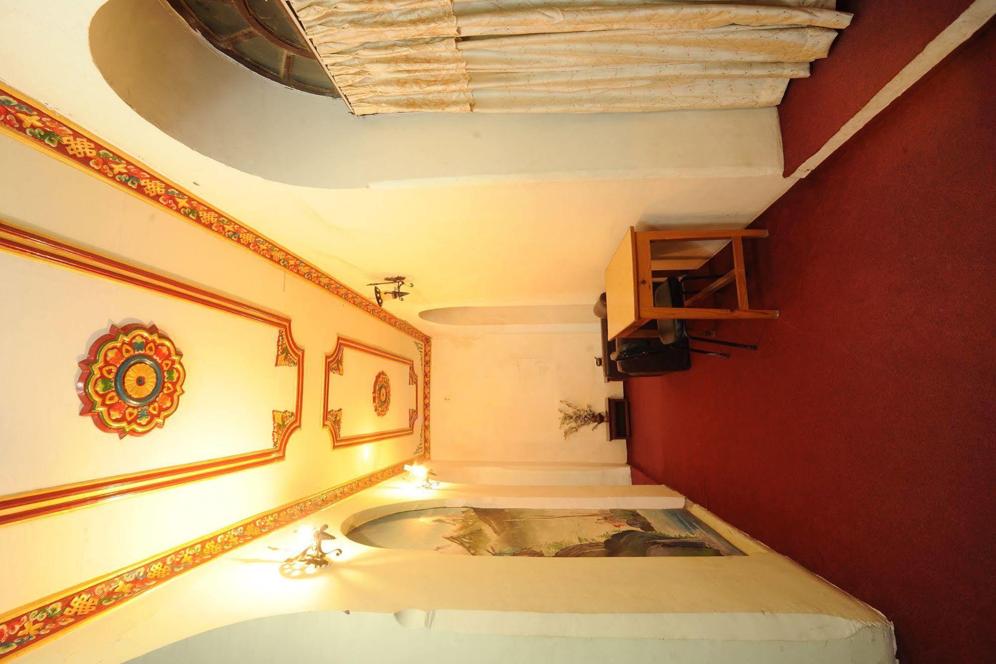 Hotel Himalaya Yoga Katmandu Dış mekan fotoğraf